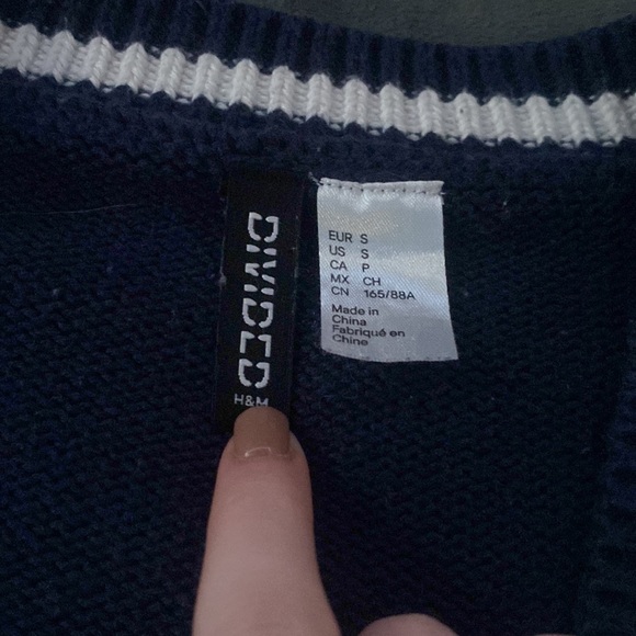 H&M NY cardigan - Picture 2 of 4